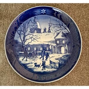 1995 Royal Copenhagen Christmas Plate - Manor House